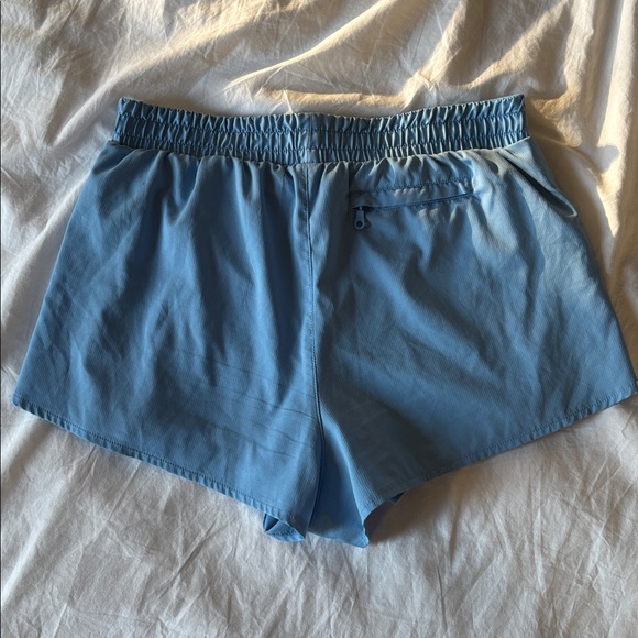 EUC Girlfriend Collective Trail Run Short in Haze, S - Picture 3 of 6